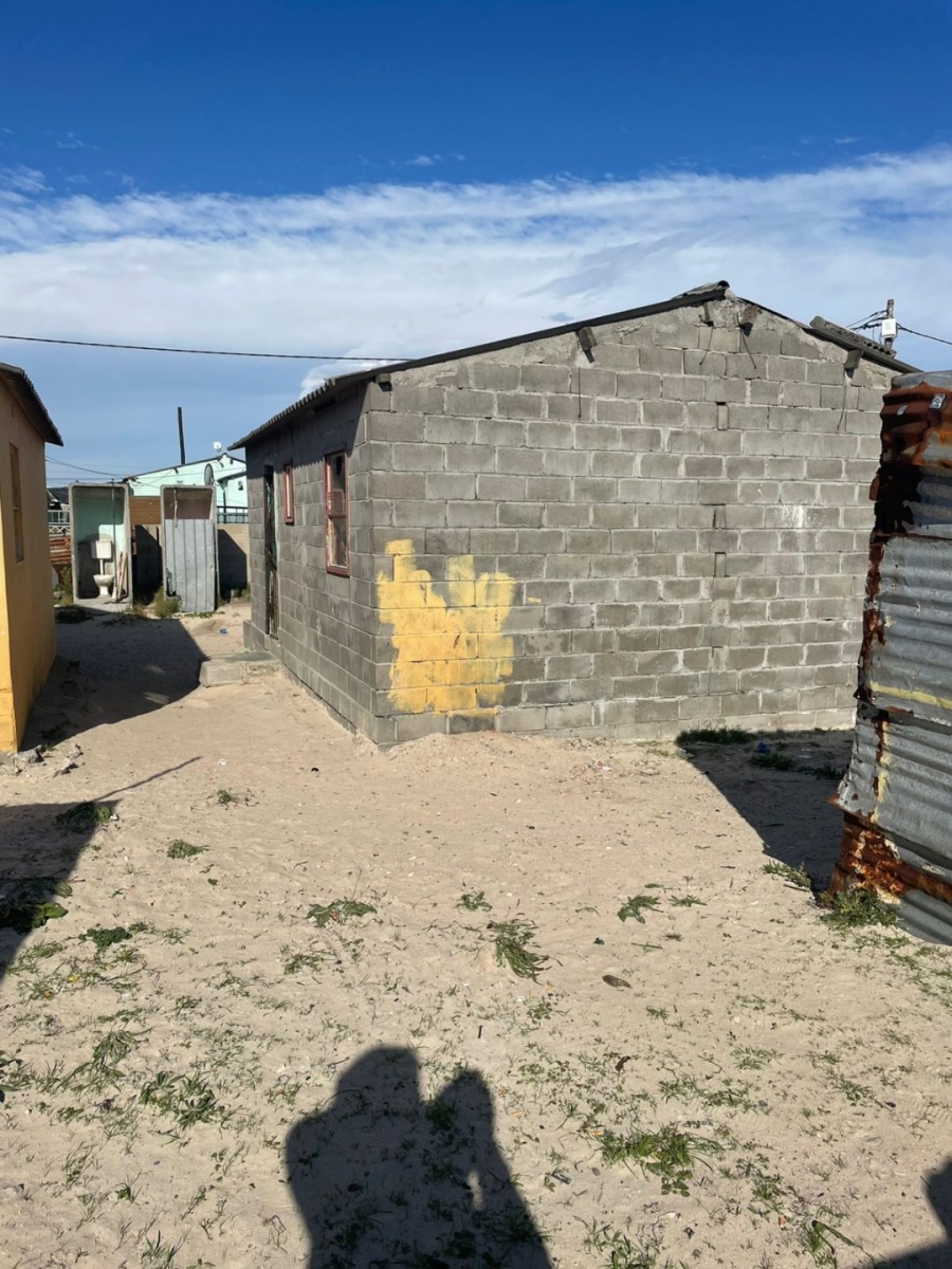2 Bedroom Property for Sale in Umrhabulo Triangle Western Cape